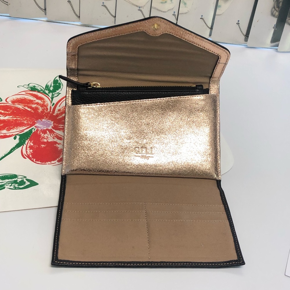 Ladies wallets - Picture 3 of 8